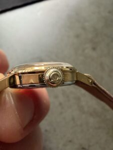 NOV VINTAGE ZENSKI OMEGA DE VILLE