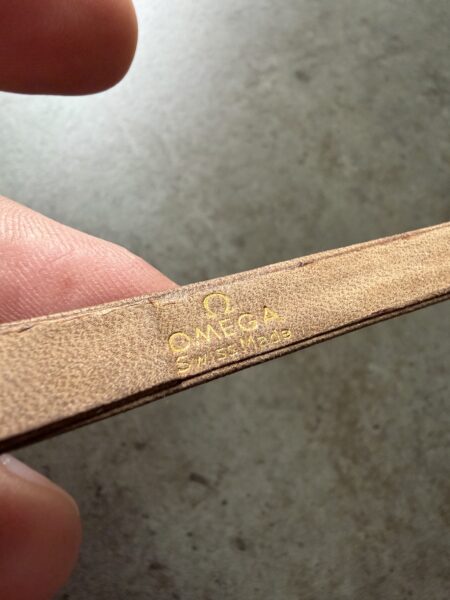 NOV VINTAGE ZENSKI OMEGA DE VILLE