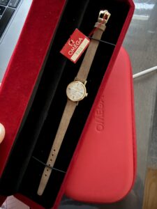 NOV VINTAGE ZENSKI OMEGA DE VILLE